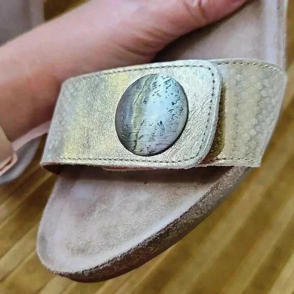 Taos Carousel 2 Wedge Sandals Metallic Gold Snake Print sz 10-10.5 - Picture 14 of 16
